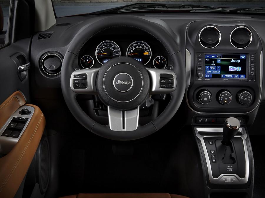  Jeep Compass 2013 года  (фото 9 из 12)
